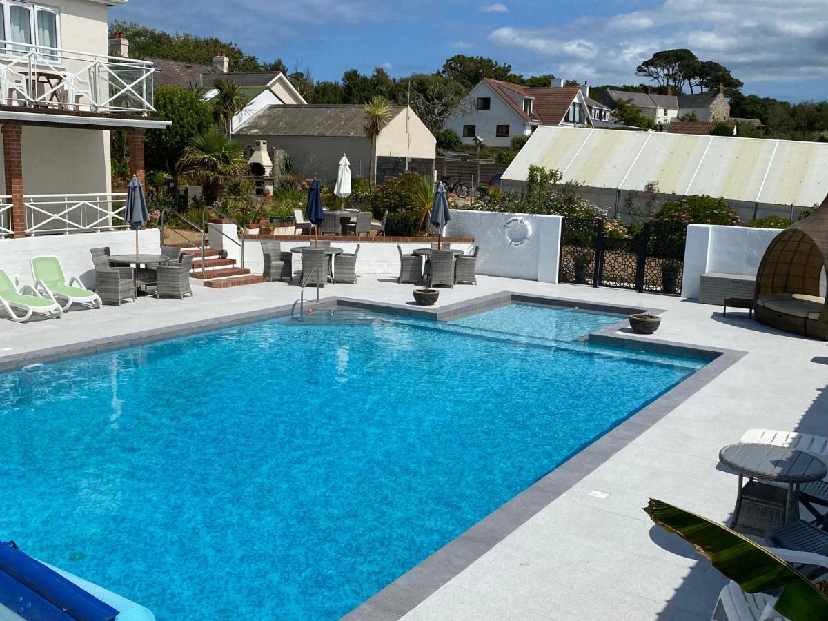 Beau Vallon Holiday Apartments Saint Peter Exterior photo