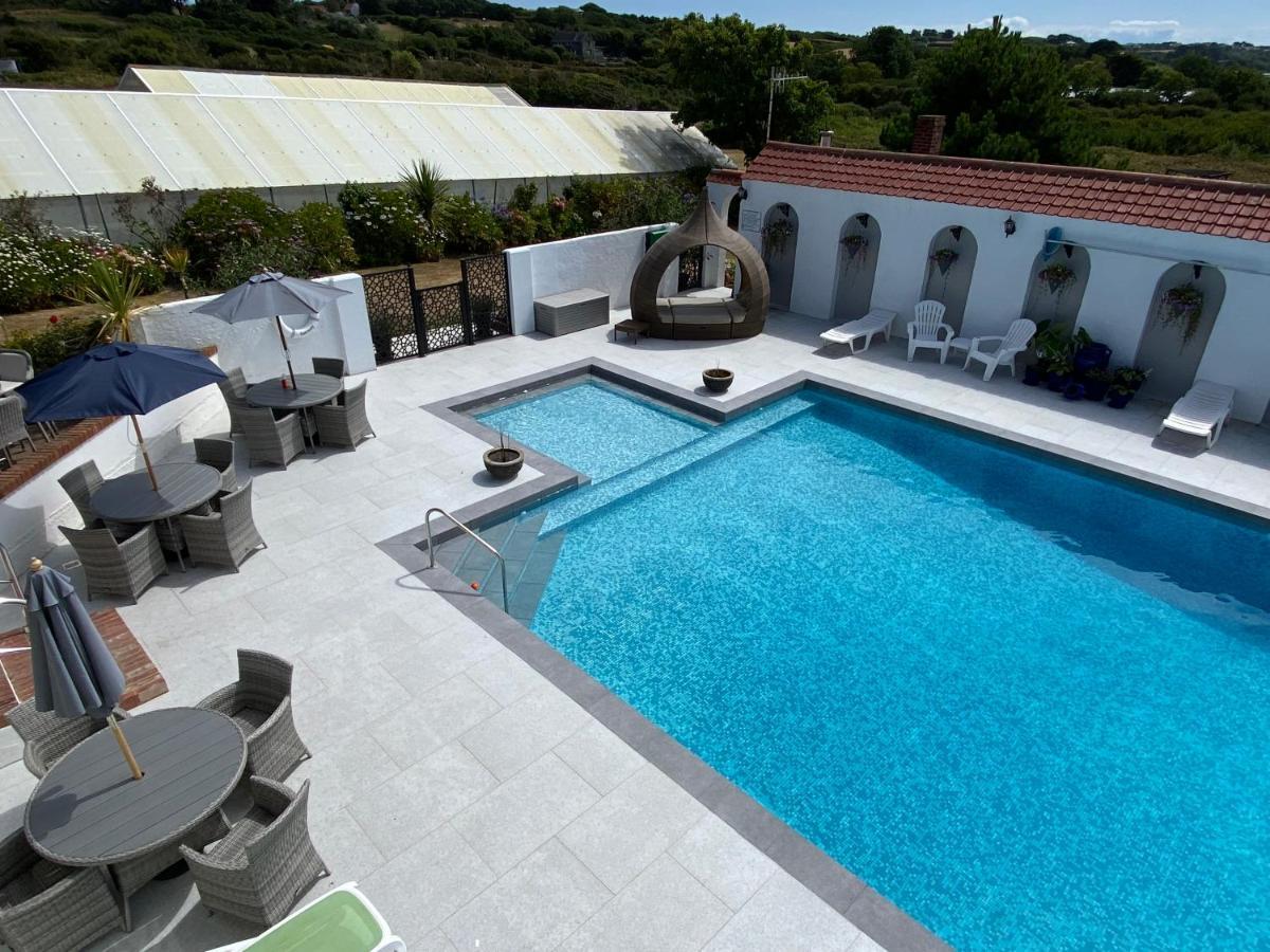 Beau Vallon Holiday Apartments Saint Peter Exterior photo