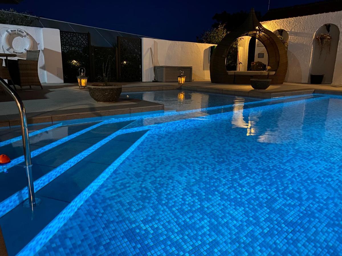 Beau Vallon Holiday Apartments Saint Peter Exterior photo