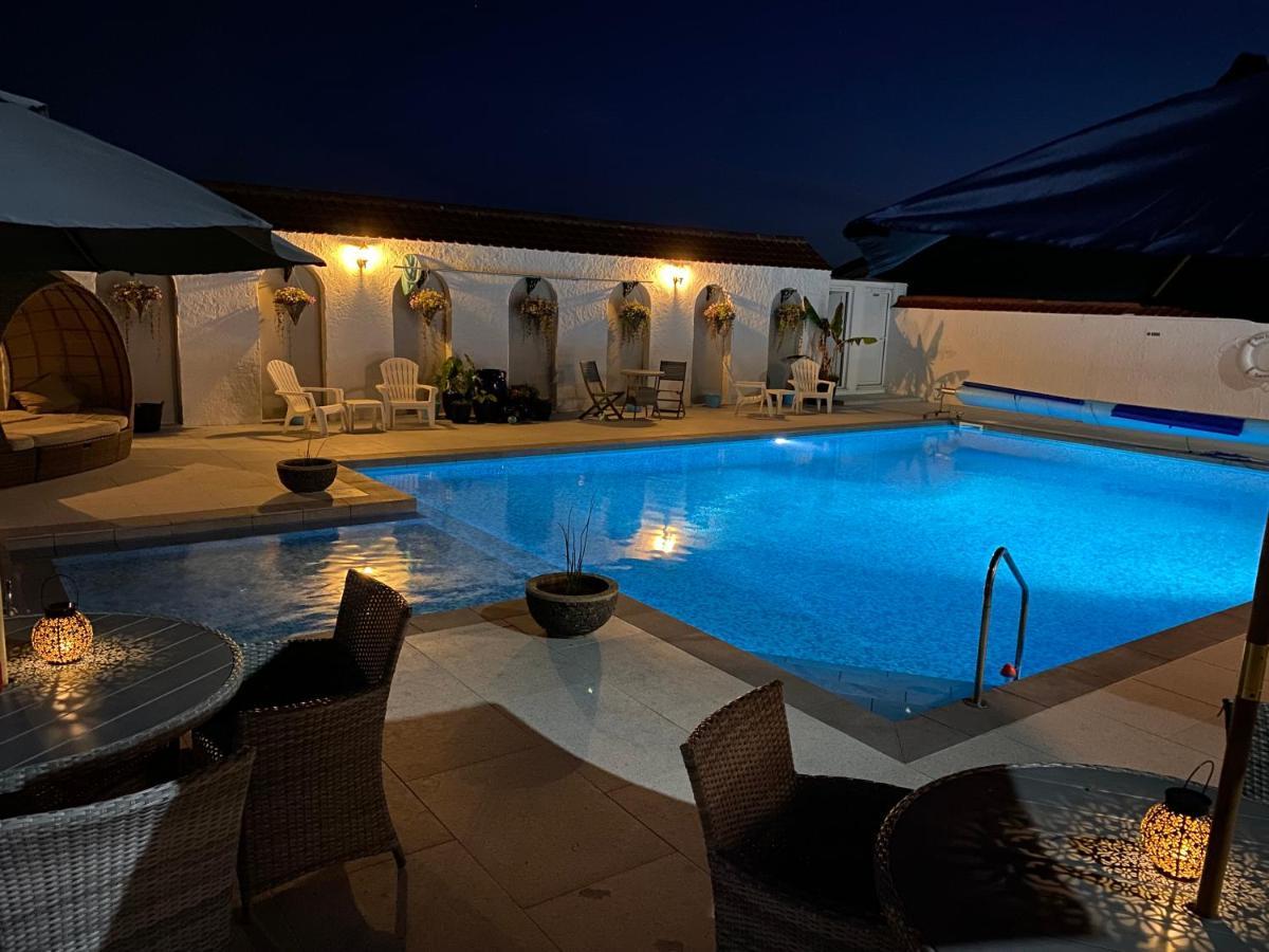 Beau Vallon Holiday Apartments Saint Peter Exterior photo
