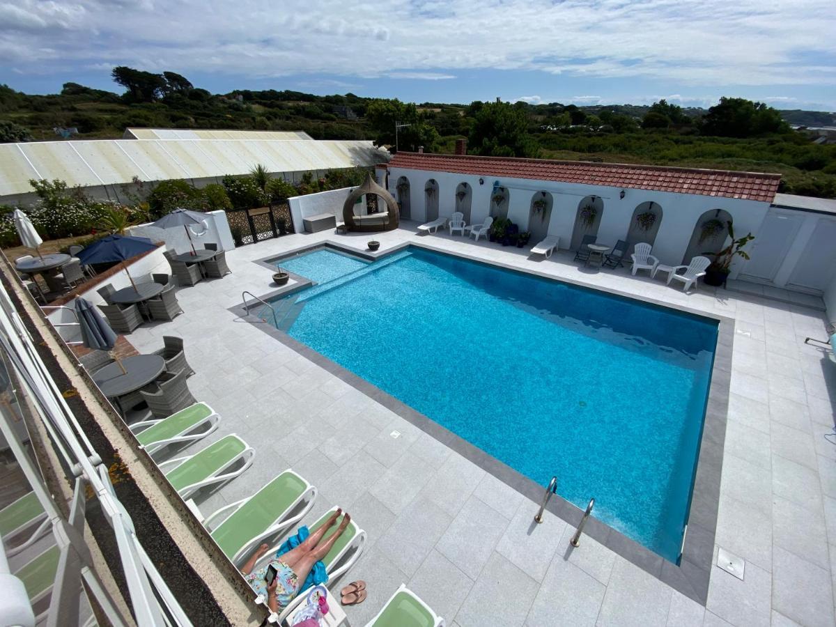 Beau Vallon Holiday Apartments Saint Peter Exterior photo